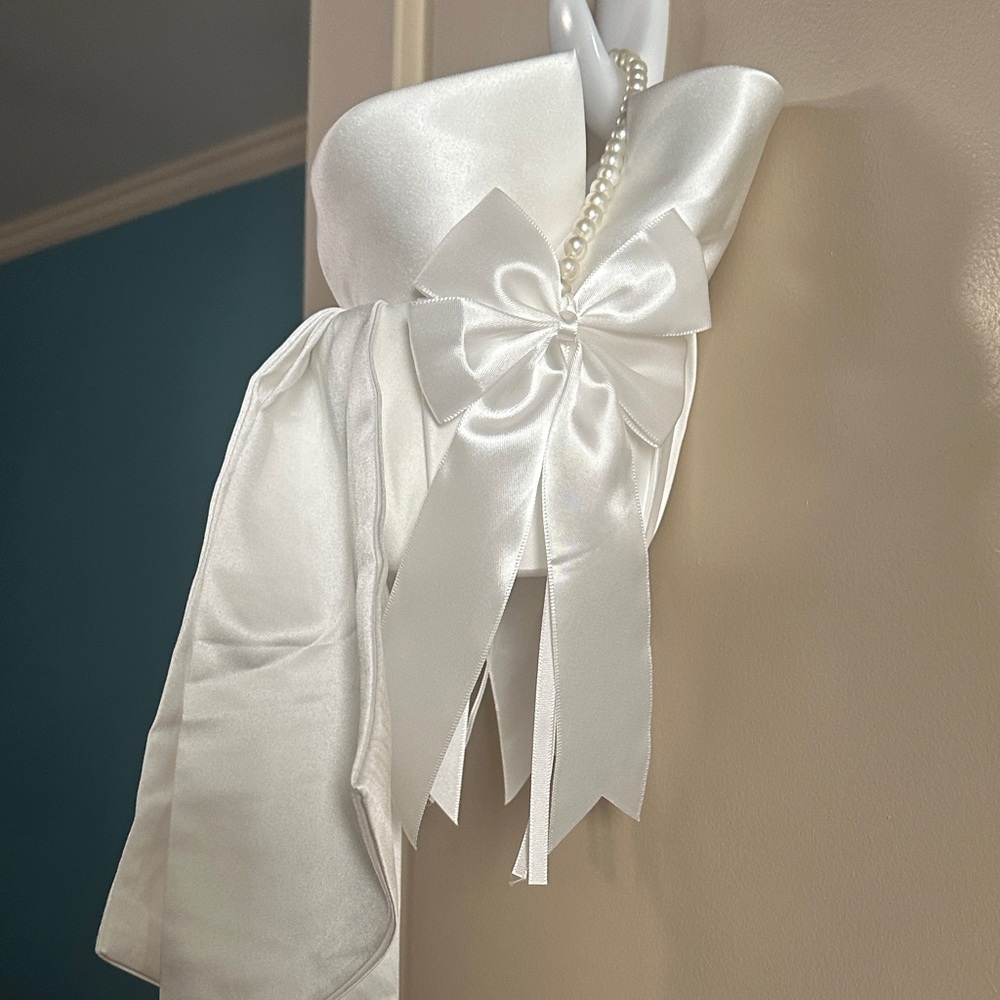 Elegant White Flower Girl or First Communion Dress - Picture 6 of 6